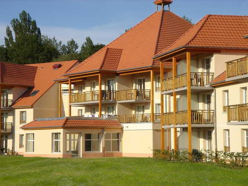 Residhotel Golf Garden Levernois Esterno foto